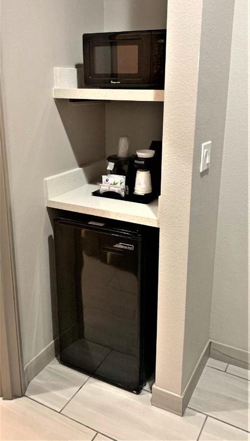 La Quinta Inn & Suites Dfw West-Glade-Parks Euless Buitenkant foto
