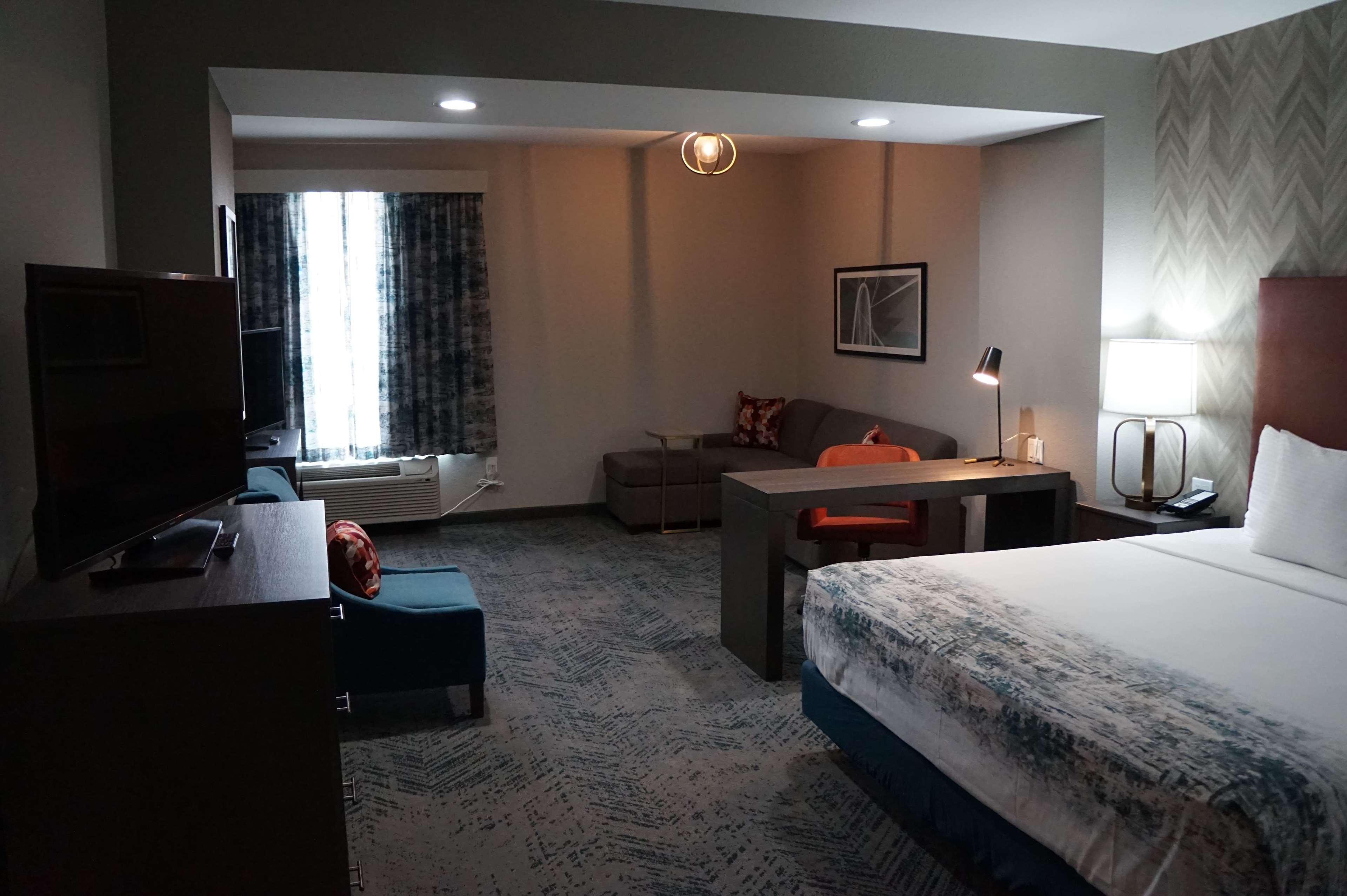 La Quinta Inn & Suites Dfw West-Glade-Parks Euless Buitenkant foto