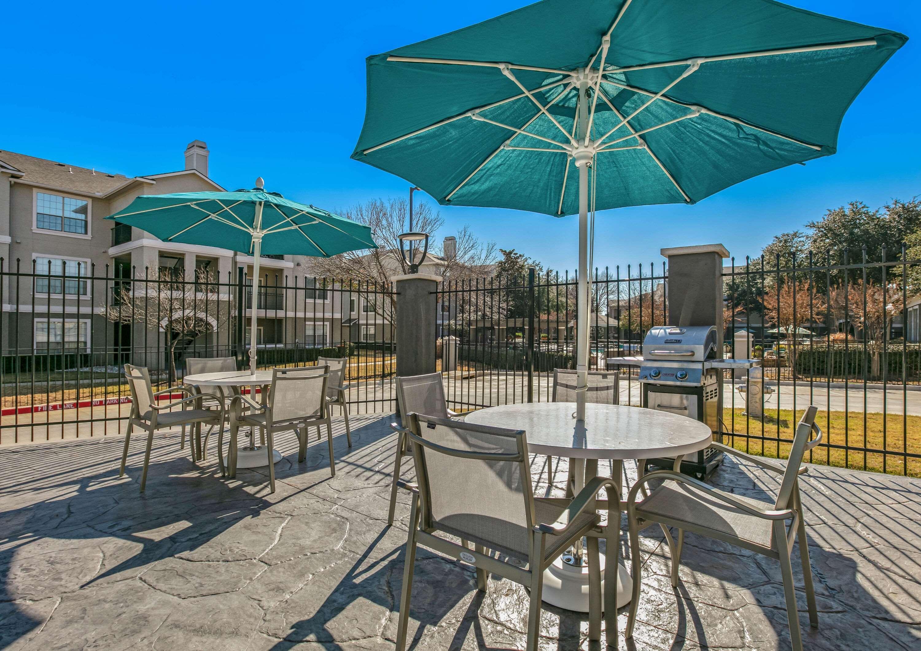La Quinta Inn & Suites Dfw West-Glade-Parks Euless Buitenkant foto