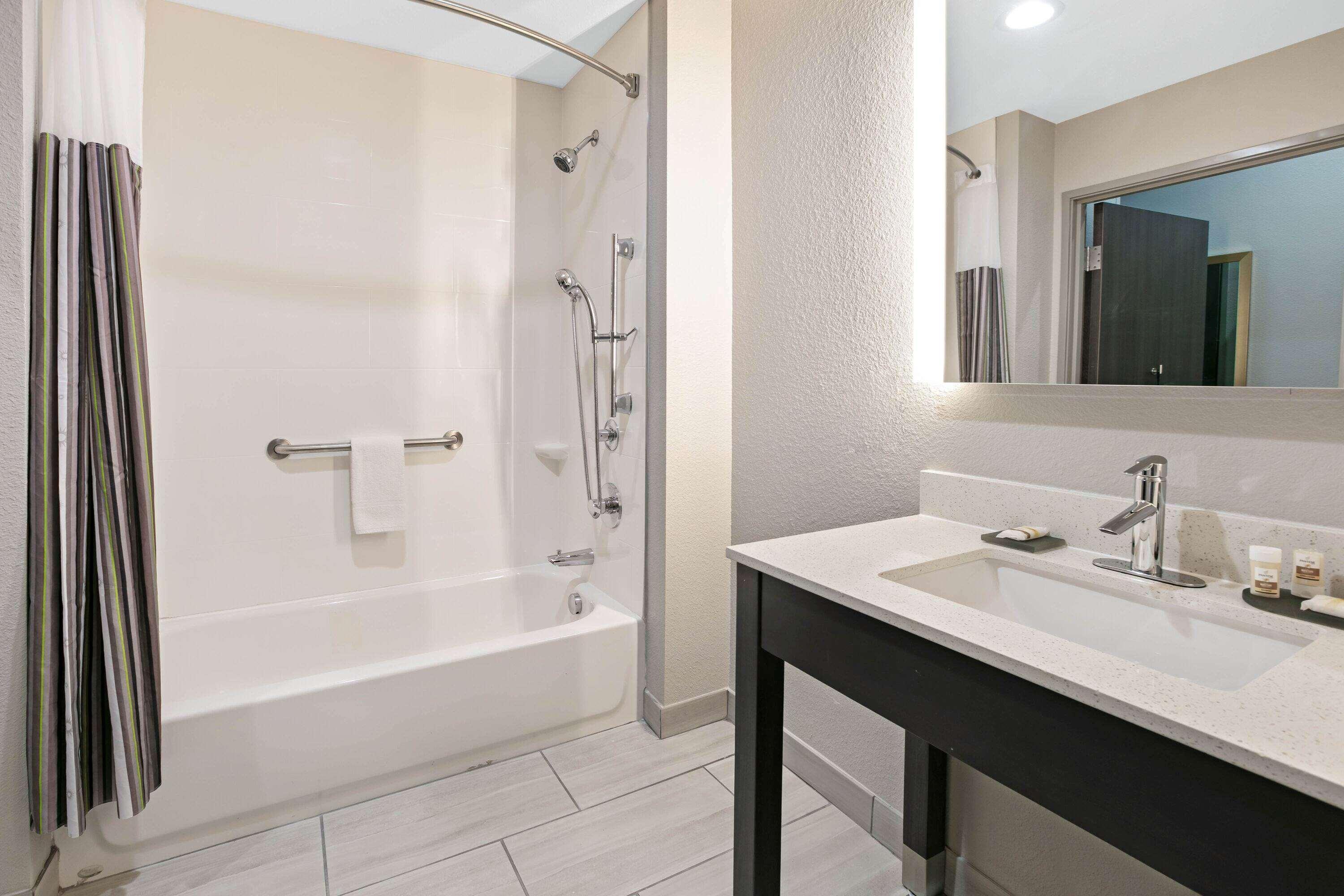 La Quinta Inn & Suites Dfw West-Glade-Parks Euless Buitenkant foto