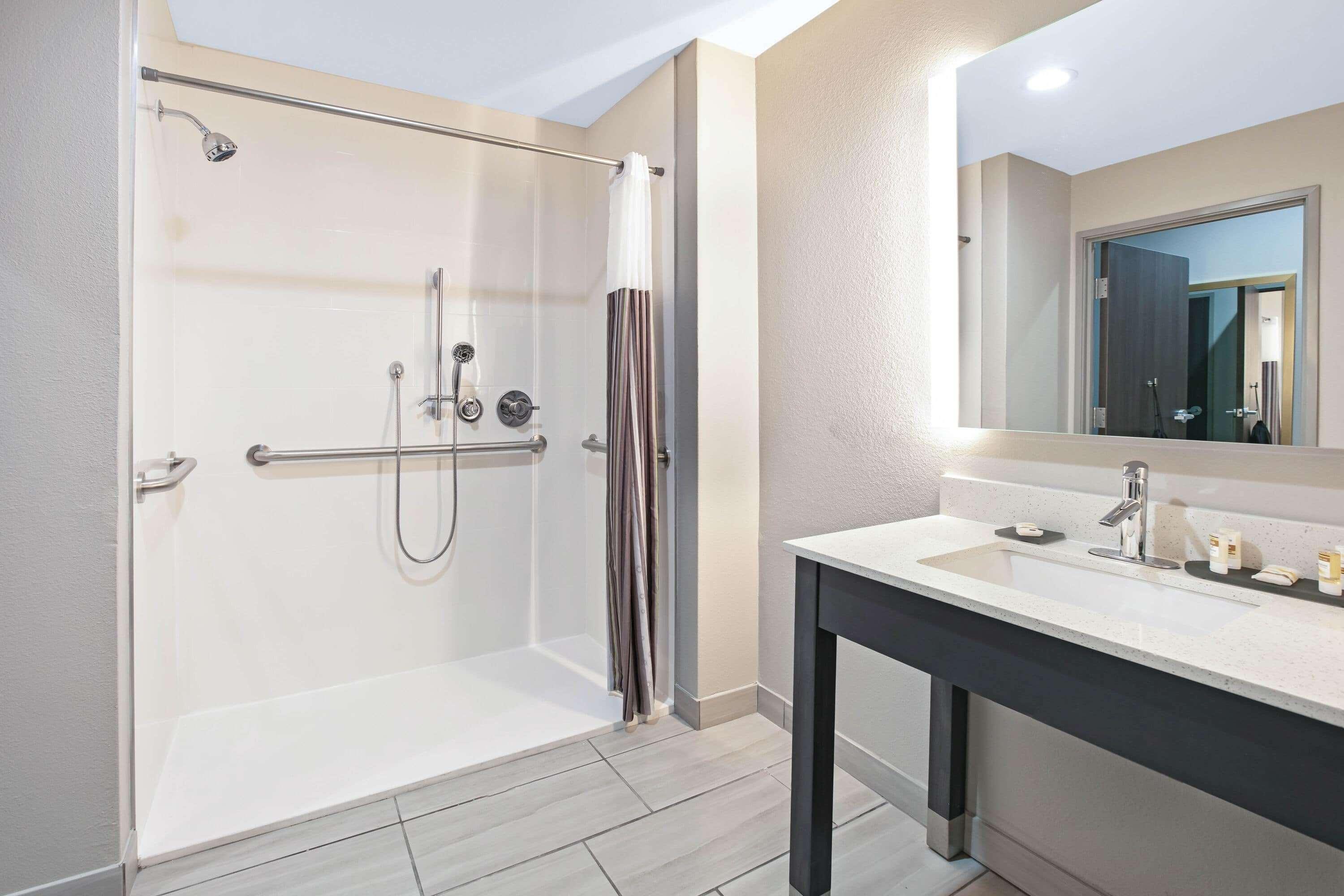 La Quinta Inn & Suites Dfw West-Glade-Parks Euless Buitenkant foto