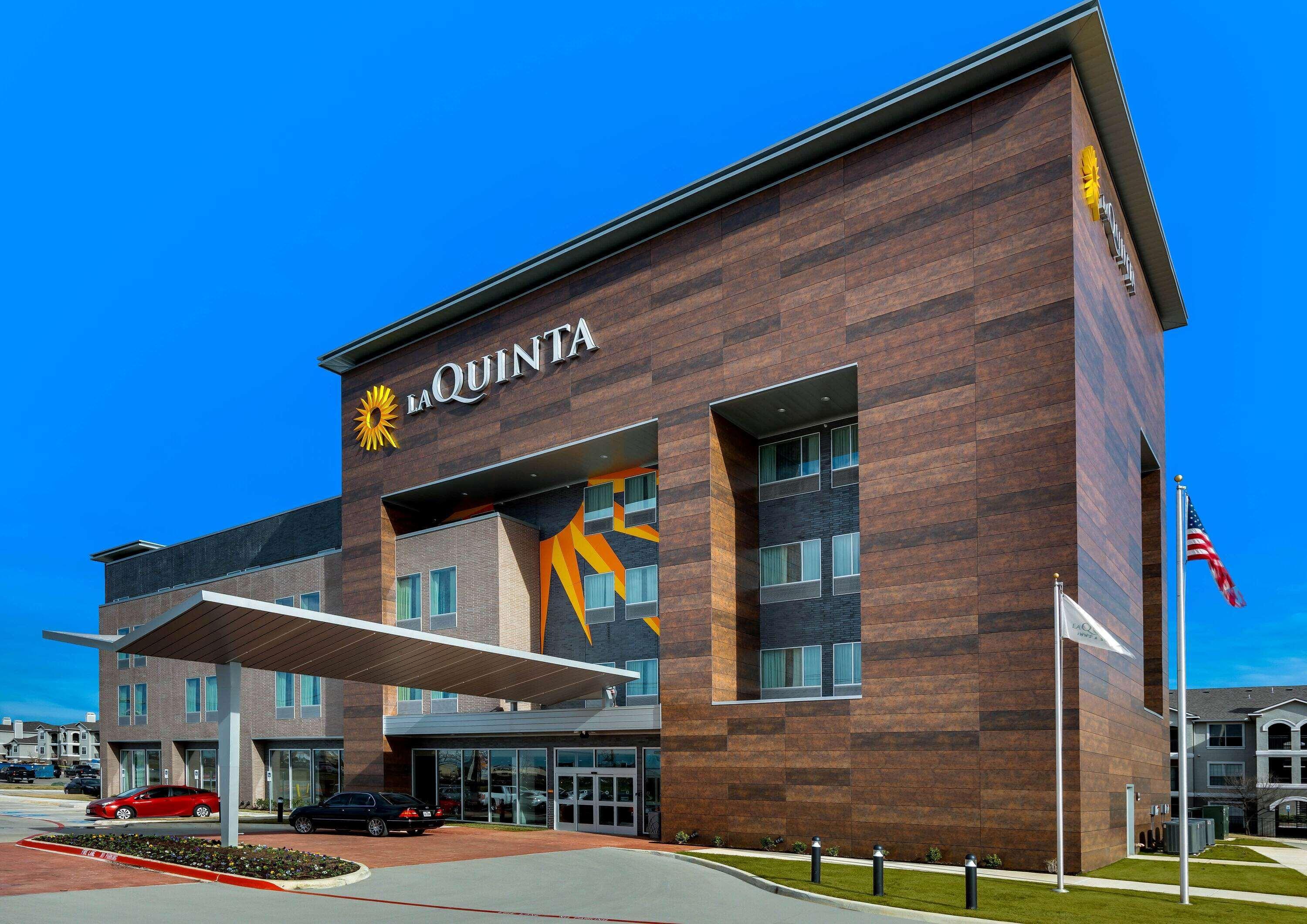 La Quinta Inn & Suites Dfw West-Glade-Parks Euless Buitenkant foto